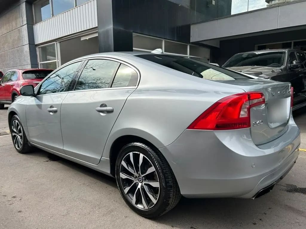 Volvo S60 T3 Comfort At año 2019