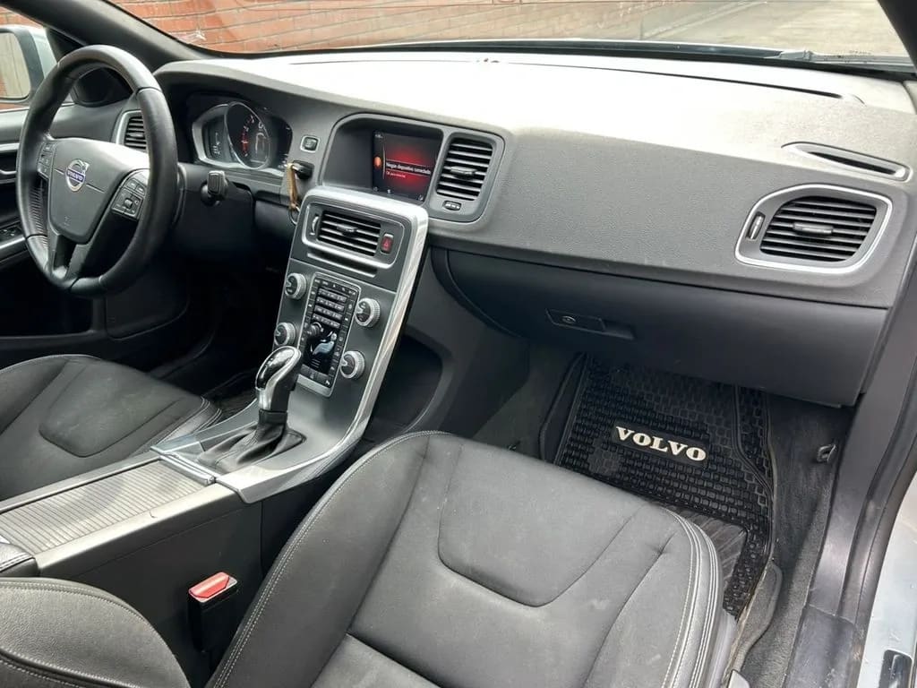 Volvo S60 T3 Comfort At año 2019