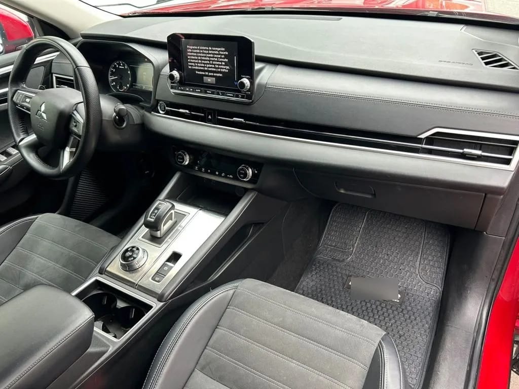 Mitsubishi Outlander Glx 2.5 Aut año 2024
