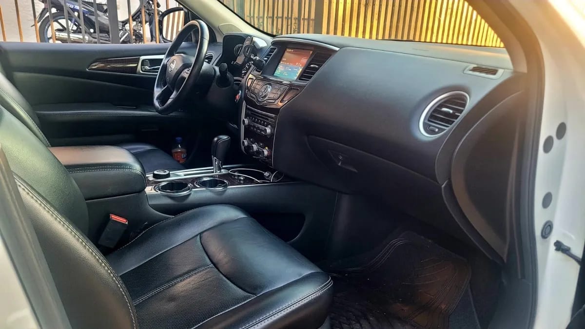 Nissan Pathfinder 3.5 Exclusive Cvt At 4x4 año 2015