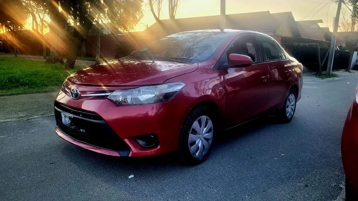 TOYOTA YARIS 1.5 Sedan Xli Mt año 2017
