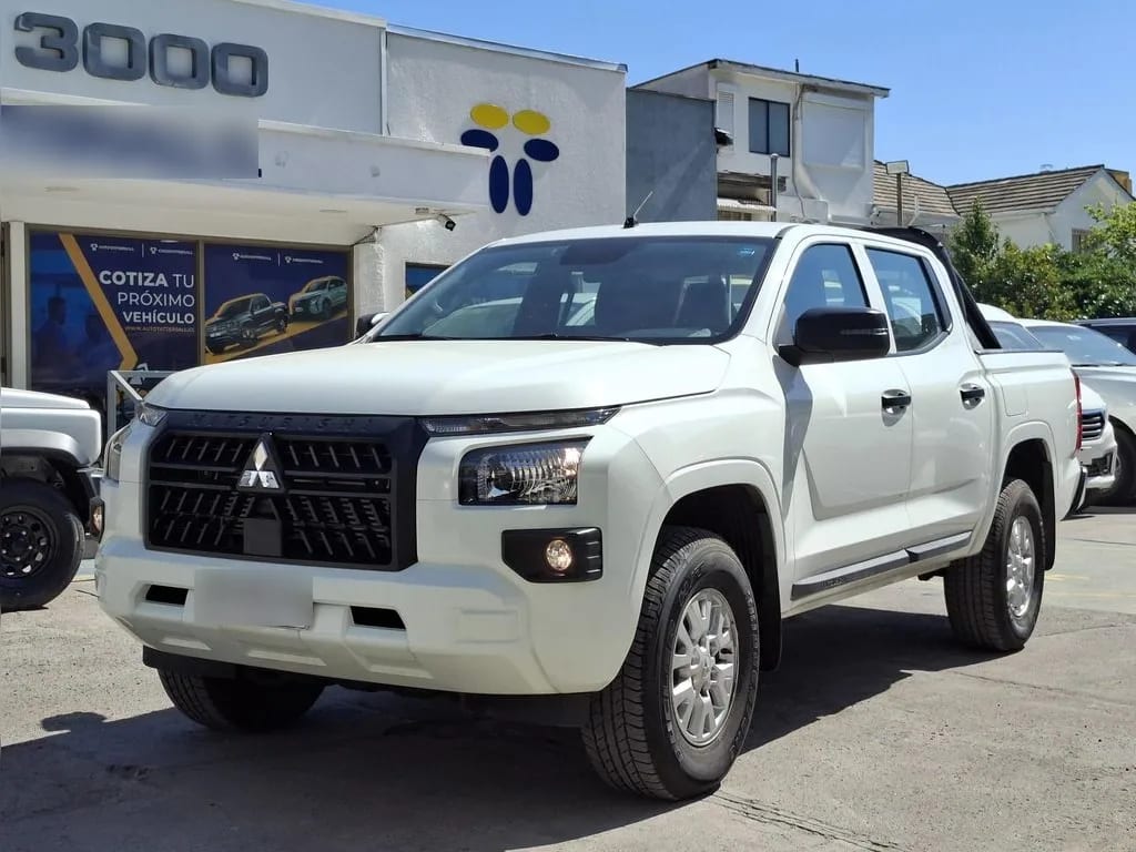 Mitsubishi L200 Katana Xrt 4x4 Mt año 2024