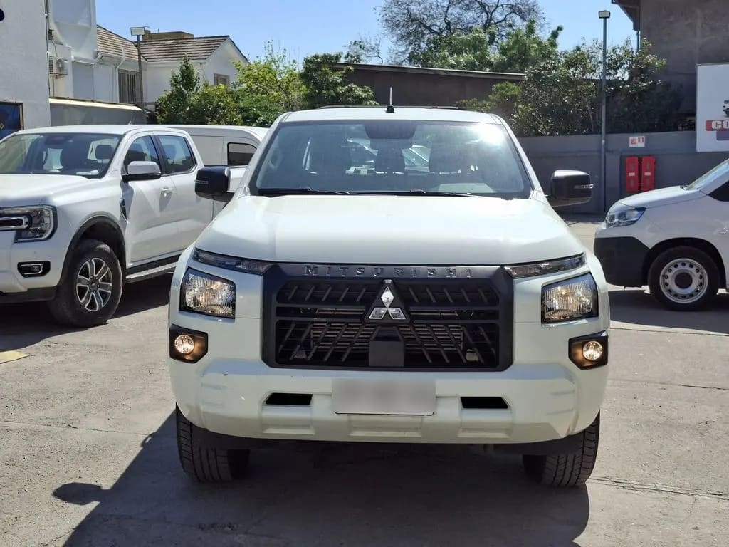 Mitsubishi L200 Katana Xrt 4x4 Mt año 2024