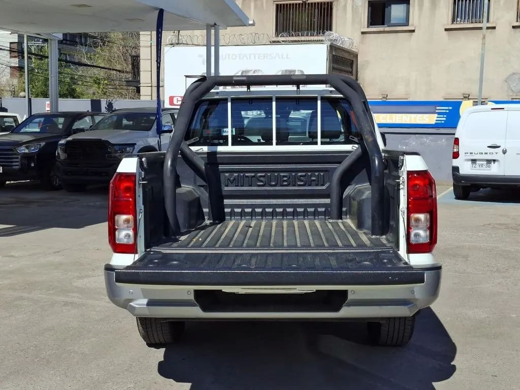 Mitsubishi L200 Katana Xrt 4x4 Mt año 2024