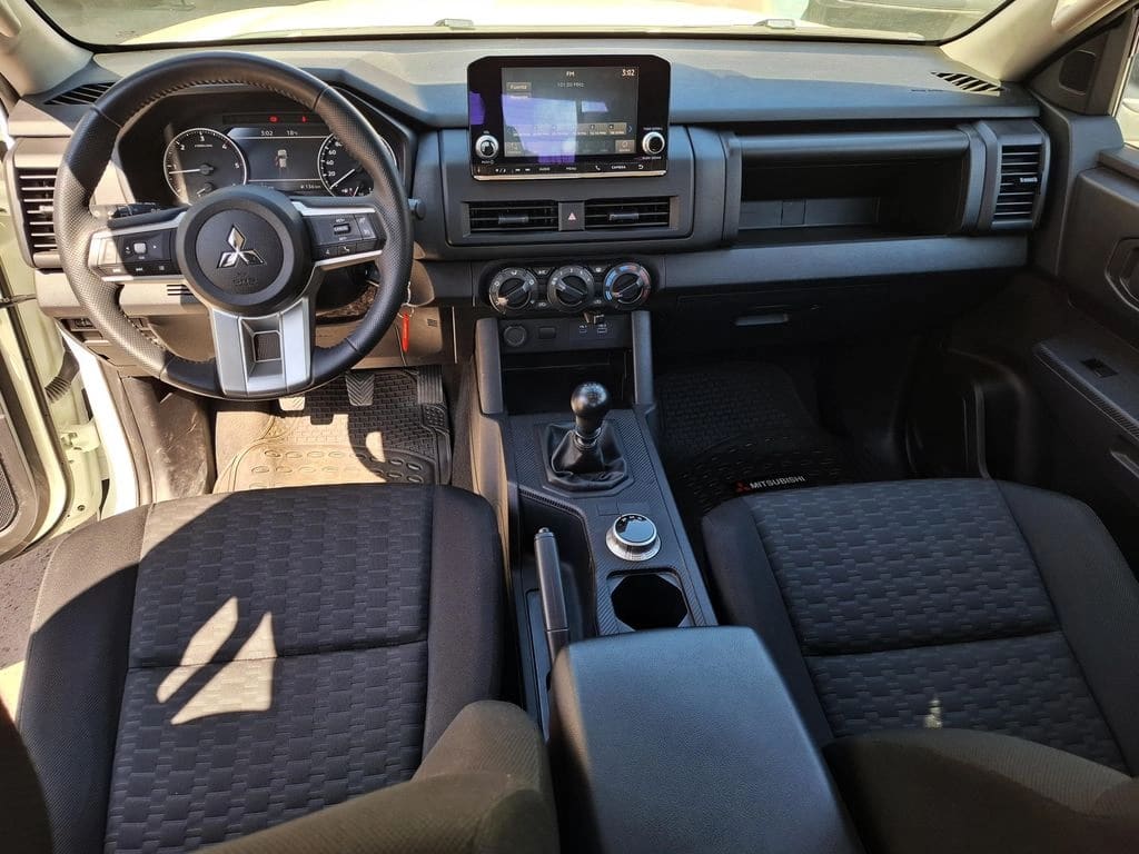 Mitsubishi L200 Katana Xrt 4x4 Mt año 2024