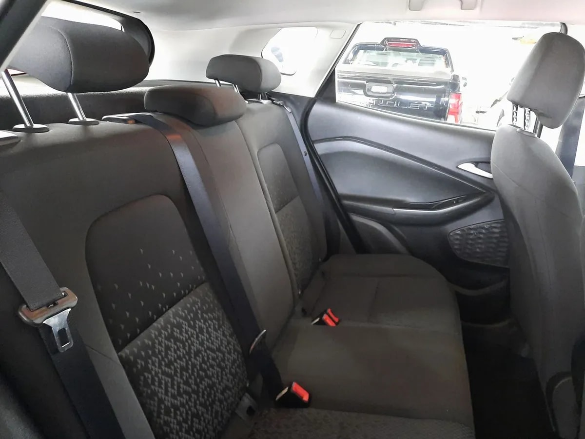 Chevrolet Tracker 1.2t Ls R 4x2 Mt 5p año 2024