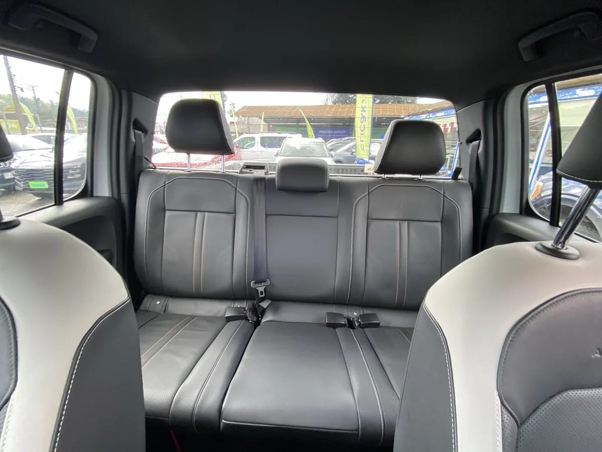 Volkswagen Amarok 3.0 Tdi Highline 4motion Diesel Awd Dob. Cab. At 4p año 2026