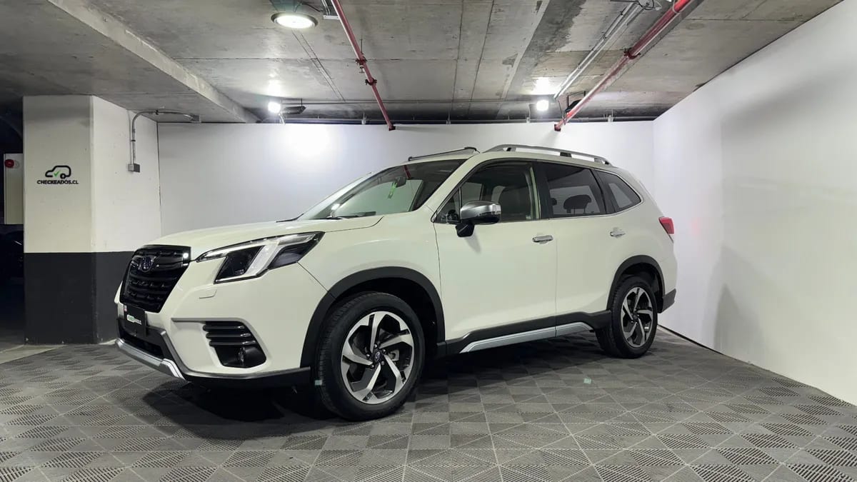 Subaru Forester 2.5 Awd Limited Eyesight Gardx At 4x4 año 2023
