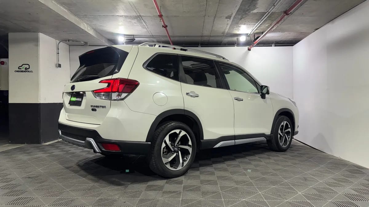 Subaru Forester 2.5 Awd Limited Eyesight Gardx At 4x4 año 2023