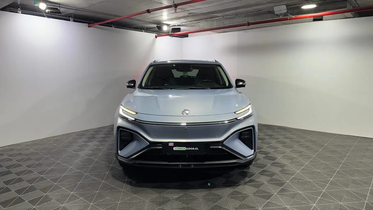 MG Marvel R 0.0 Dlx At Electrico año 2024