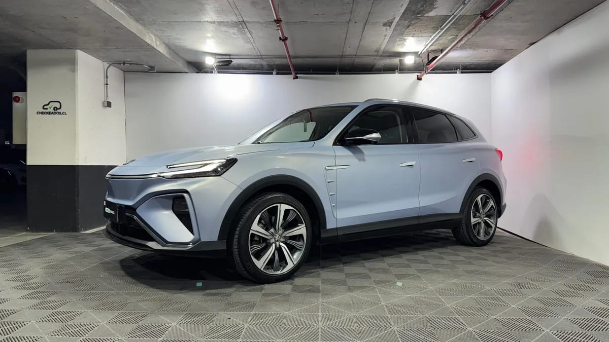 MG Marvel R 0.0 Dlx At Electrico año 2024