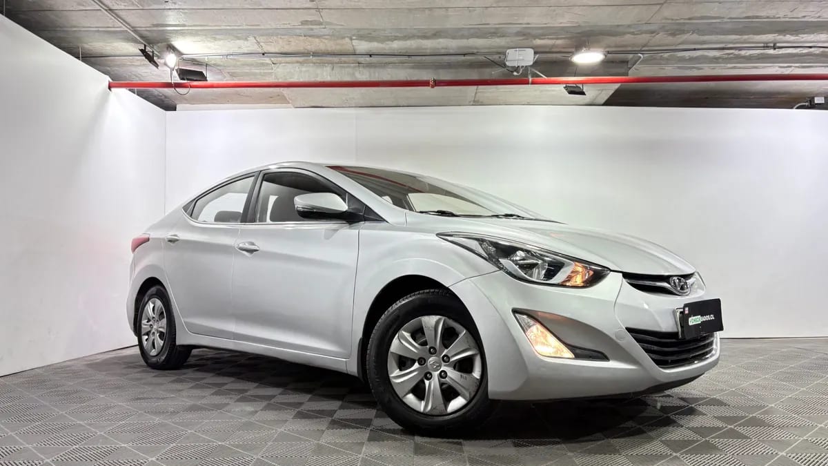 Hyundai Elantra 1.6 Md Gls Ac 2ab Mt año 2016