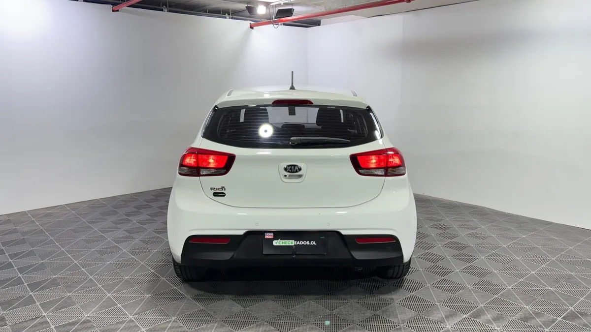 Kia Rio 5 1.4 Ex Full At año 2022