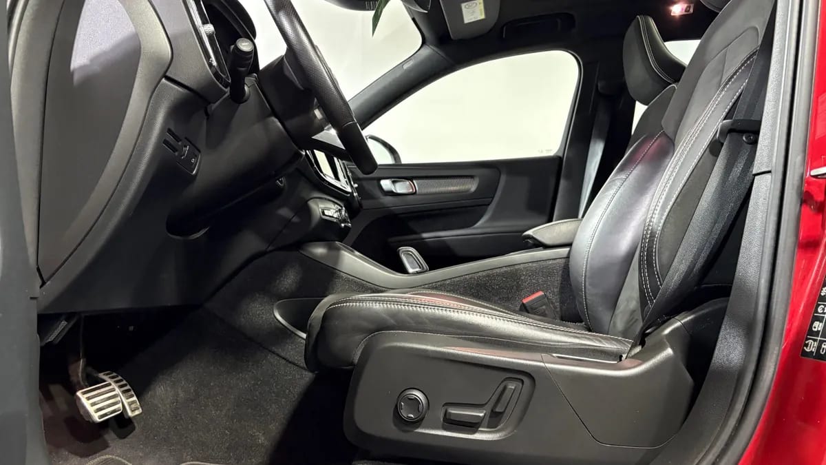 Volvo Xc40 T4 año 2021