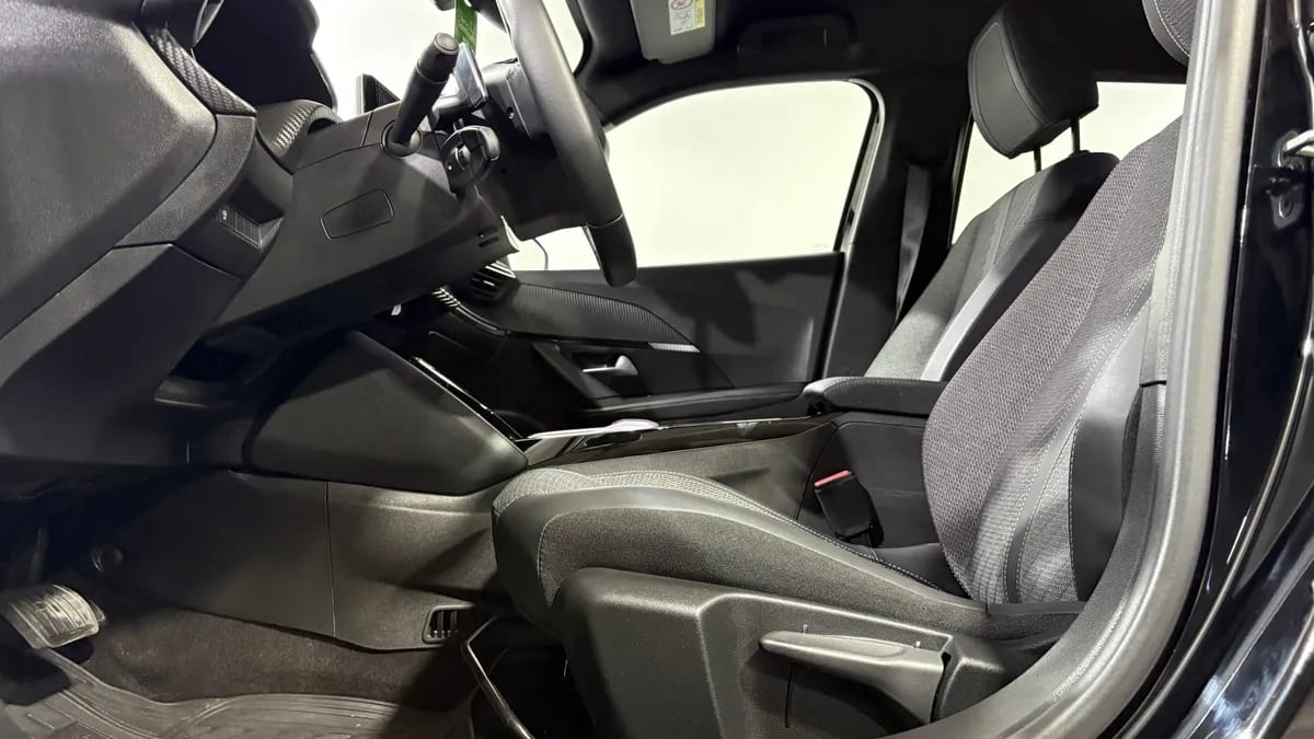 Peugeot 2008 1.2 Style Mhev 136 At Hibrido año 2025