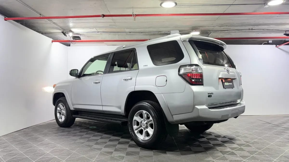 Toyota 4runner 4.0 Sr5 Connected At año 2024
