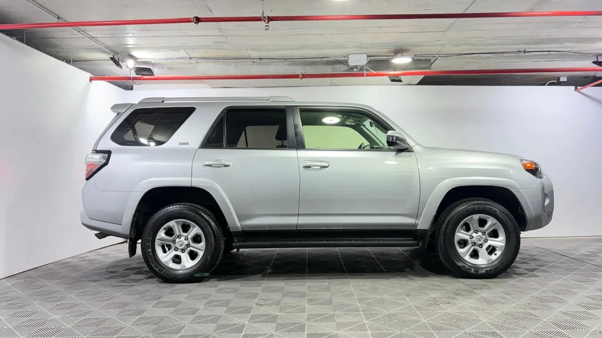 Toyota 4runner 4.0 Sr5 Connected At año 2024