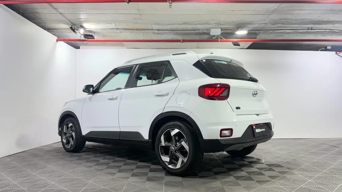 Hyundai Venue 1.6 Qx Value At año 2023