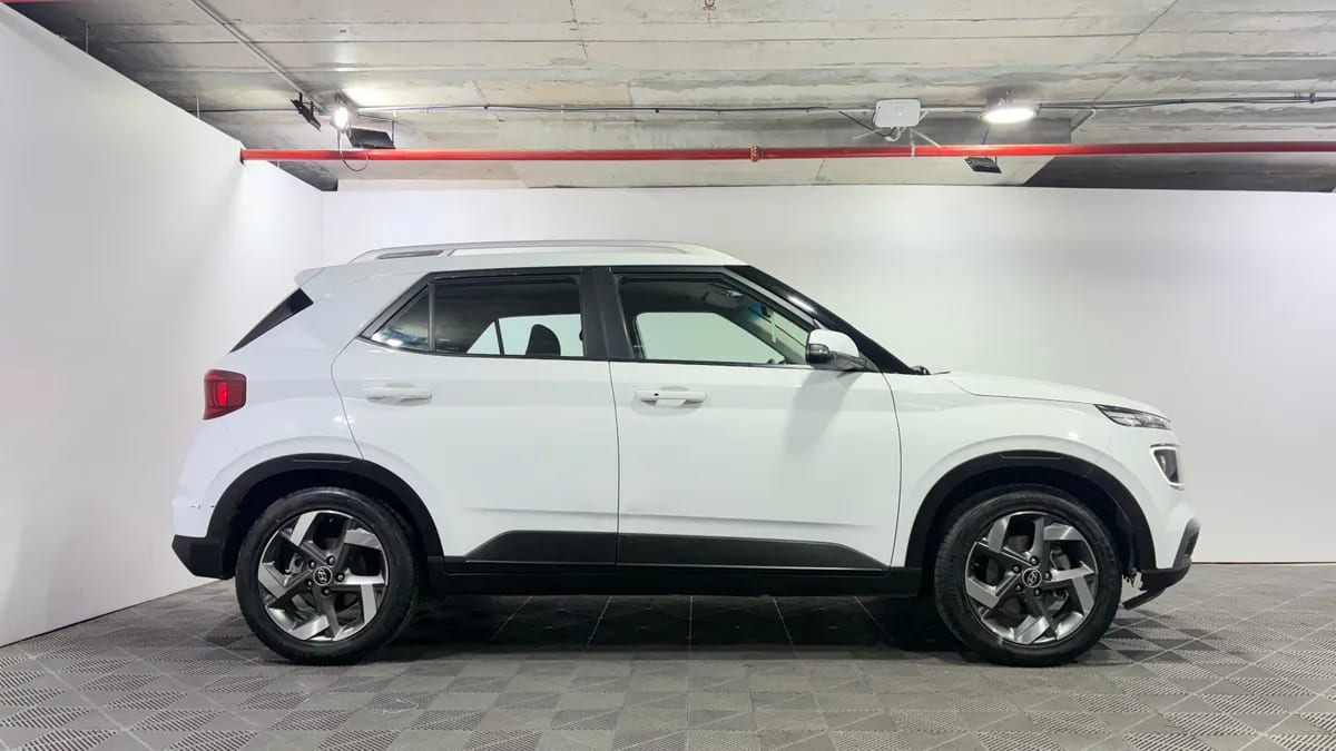 Hyundai Venue 1.6 Qx Value At año 2023