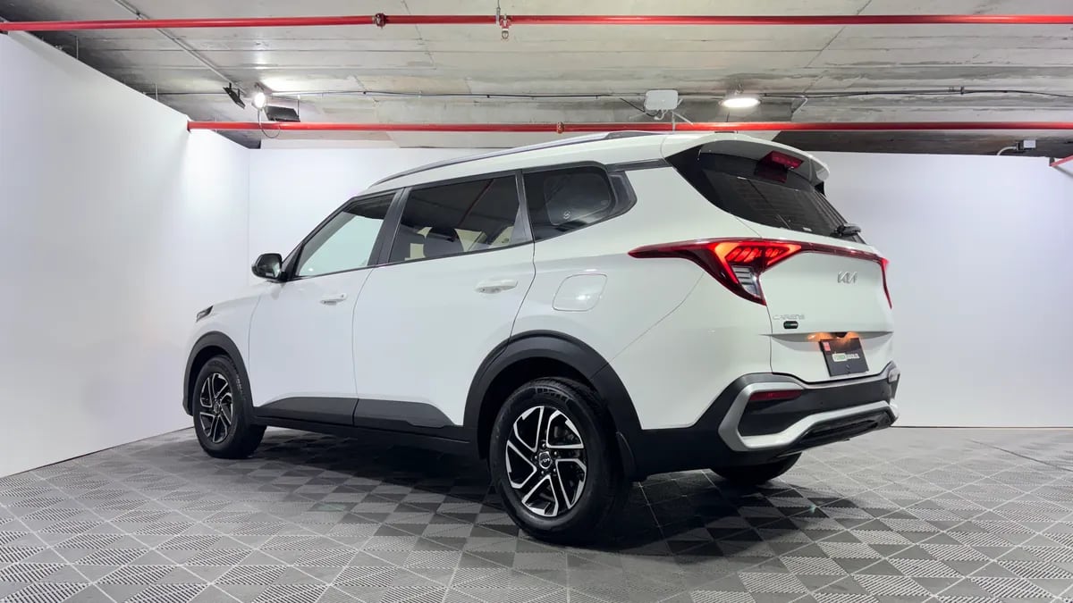 Kia Carens 1.4 Ex 7dct Turbo-Gdi Full 7p At año 2023
