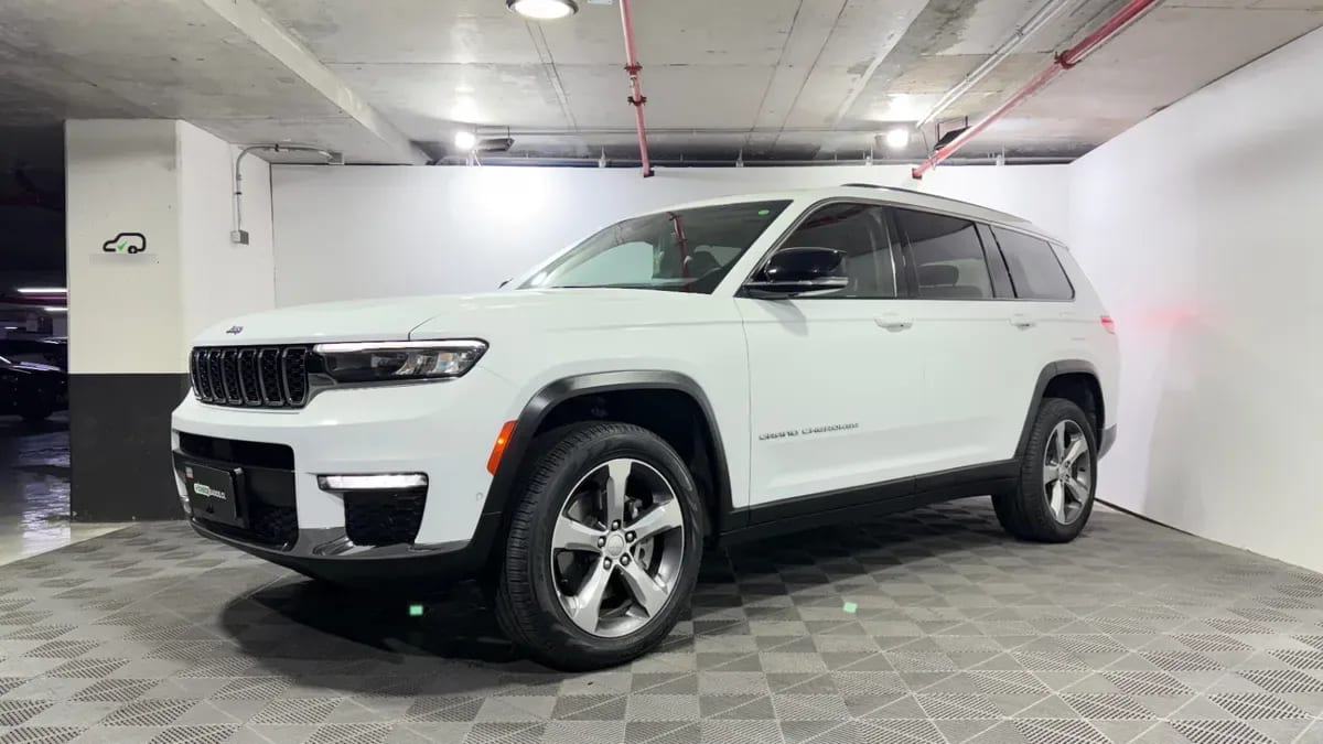 Jeep Grand Cherokee 3.6 Limited L At 4x4 año 2023