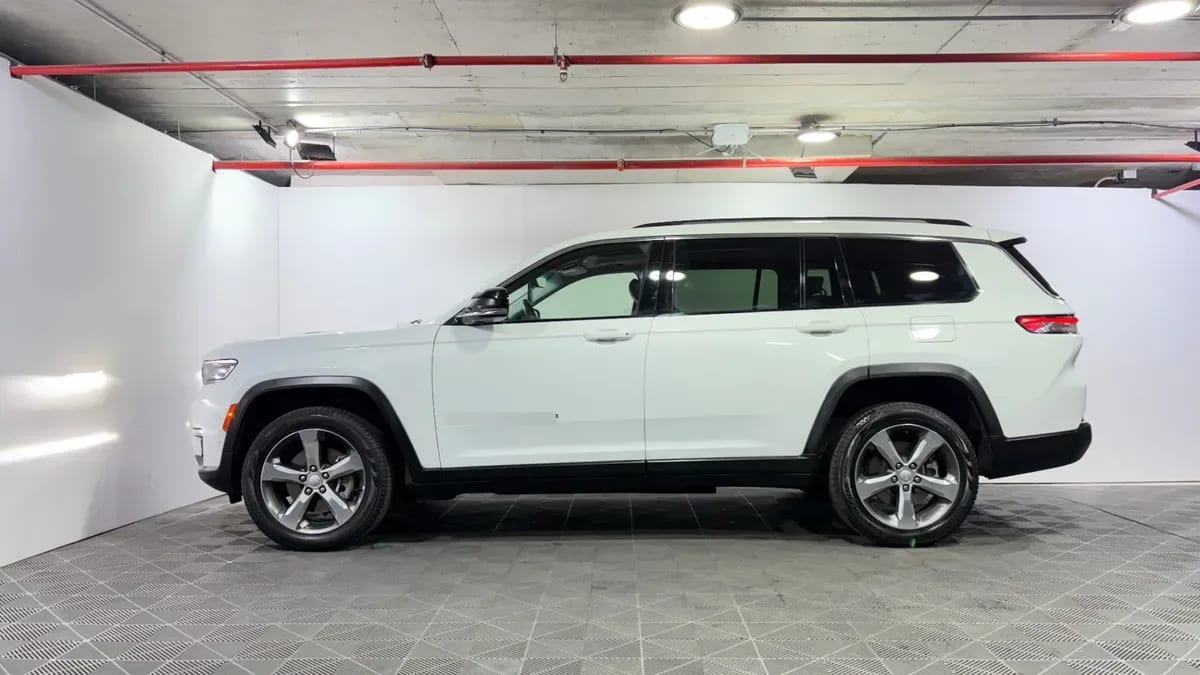 Jeep Grand Cherokee 3.6 Limited L At 4x4 año 2023