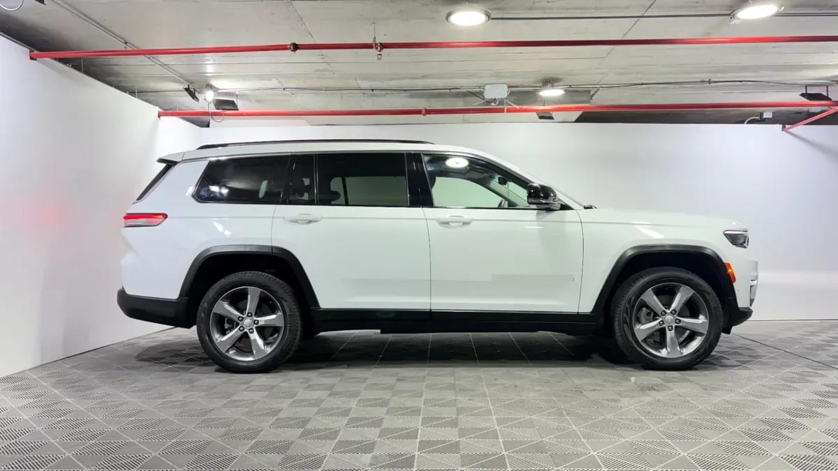 Jeep Grand Cherokee 3.6 Limited L At 4x4 año 2023