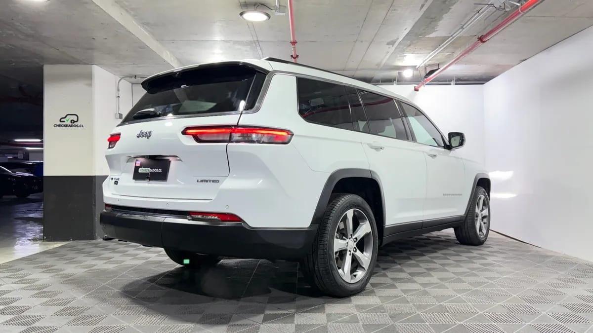 Jeep Grand Cherokee 3.6 Limited L At 4x4 año 2023