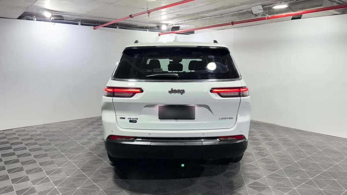 Jeep Grand Cherokee 3.6 Limited L At 4x4 año 2023