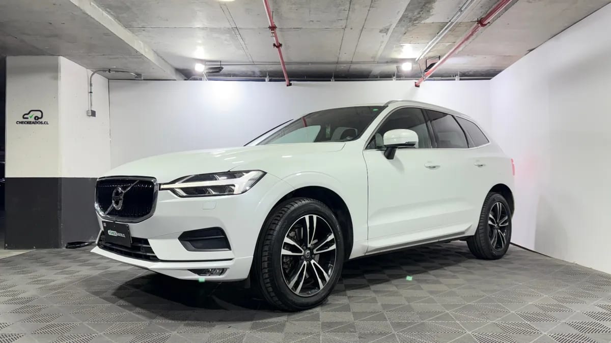 Volvo Xc60 2.0 D5 Momentum Plus At 4x4 Diesel año 2018