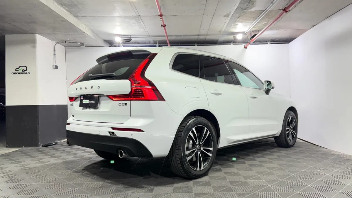 Volvo Xc60 2.0 D5 Momentum Plus At 4x4 Diesel año 2018