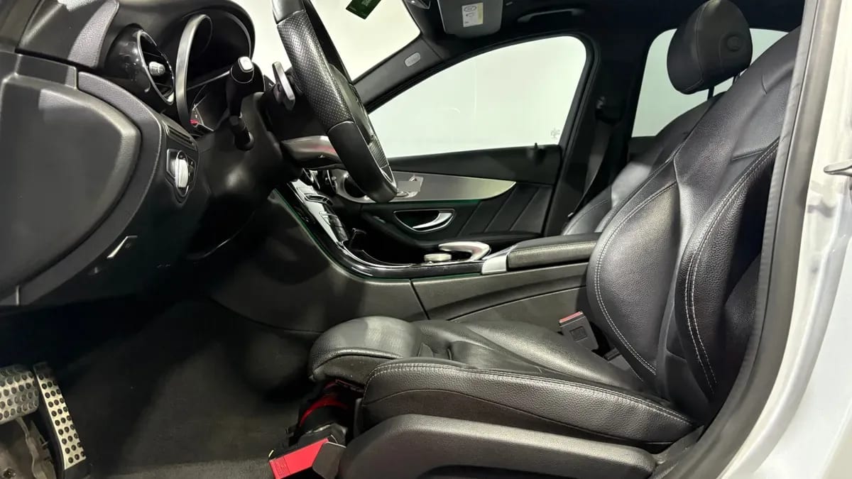 Mercedes-Benz C300 2.0 Fl At año 2019
