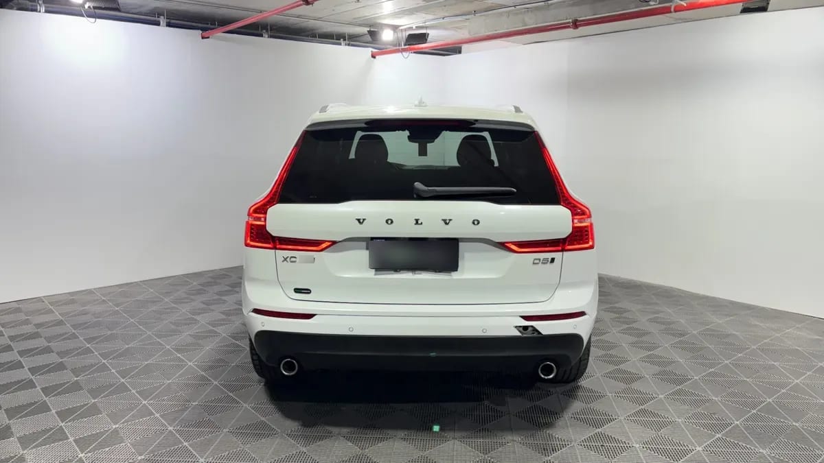 Volvo Xc60 2.0 D5 Momentum Plus At 4x4 Diesel año 2018