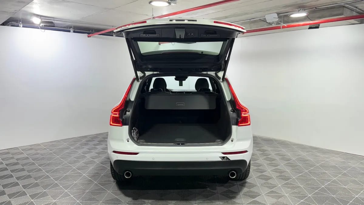 Volvo Xc60 2.0 D5 Momentum Plus At 4x4 Diesel año 2018