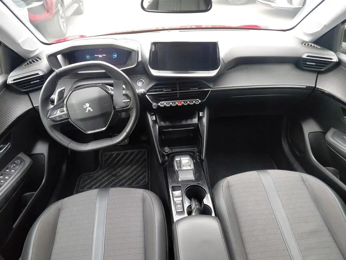Peugeot 208 1.2 Puretech Allure Pack 130 4x2 Eat8 5p año 2024