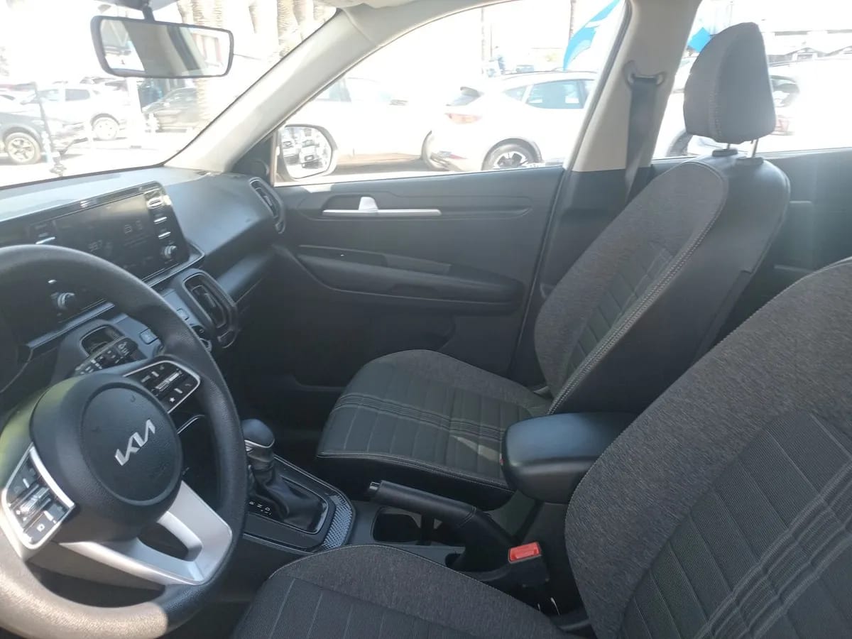 Kia Sonet 1.5 Ex 4x2 Ivt Ri At 5p año 2025