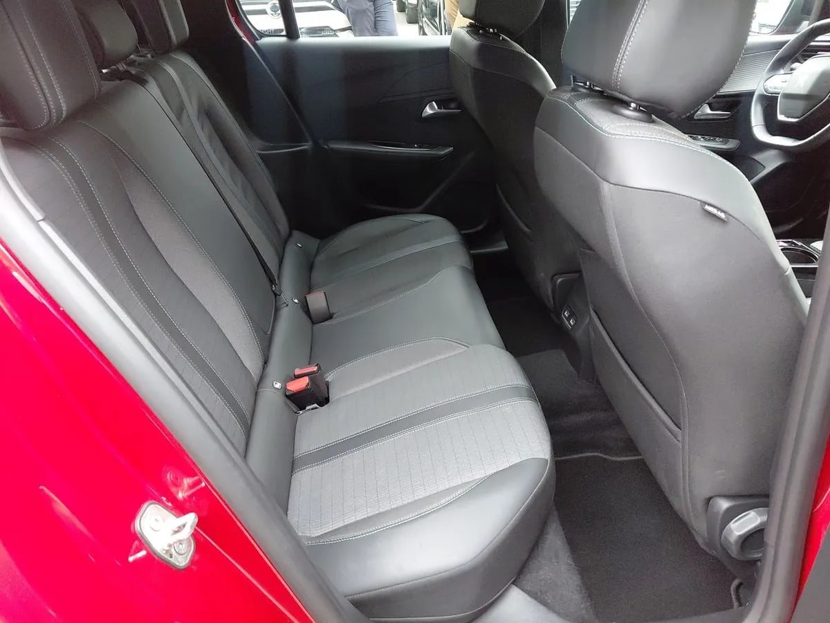 Peugeot 208 1.2 Puretech Allure Pack 130 4x2 Eat8 5p año 2024