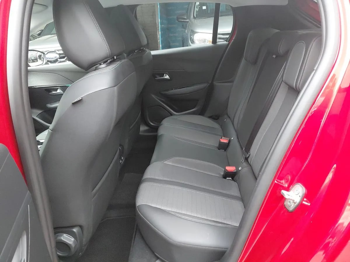 Peugeot 208 1.2 Puretech Allure Pack 130 4x2 Eat8 5p año 2024
