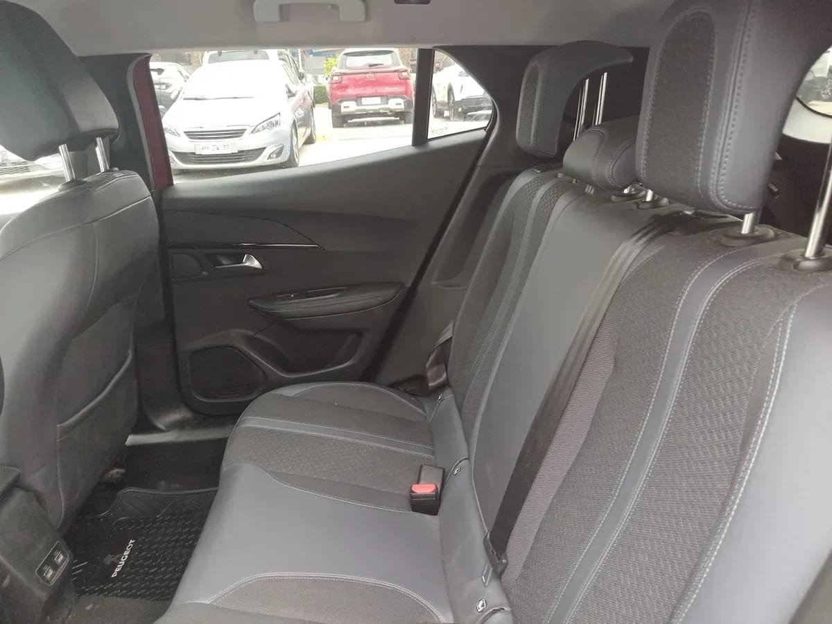 Peugeot 2008 1.2 Allure Bluehdi Diesel 4x2 130 At 5p año 2021