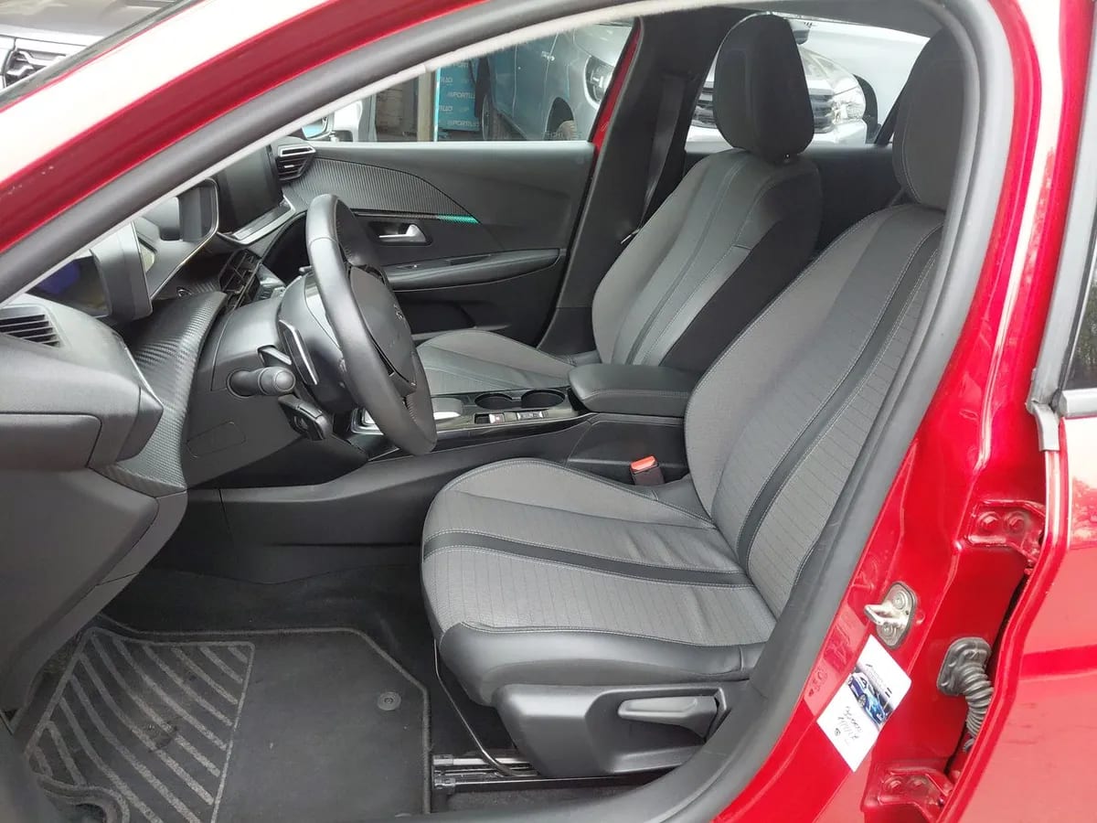 Peugeot 208 1.2 Puretech Allure Pack 130 4x2 Eat8 5p año 2024