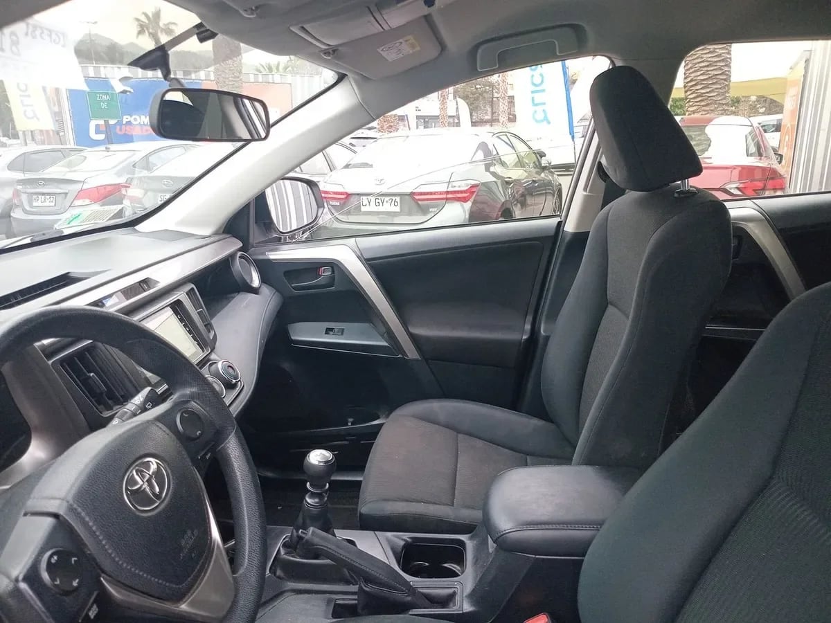 Toyota Rav 4 2.0 Adventure 4x2 Lujo Mt 5p año 2019