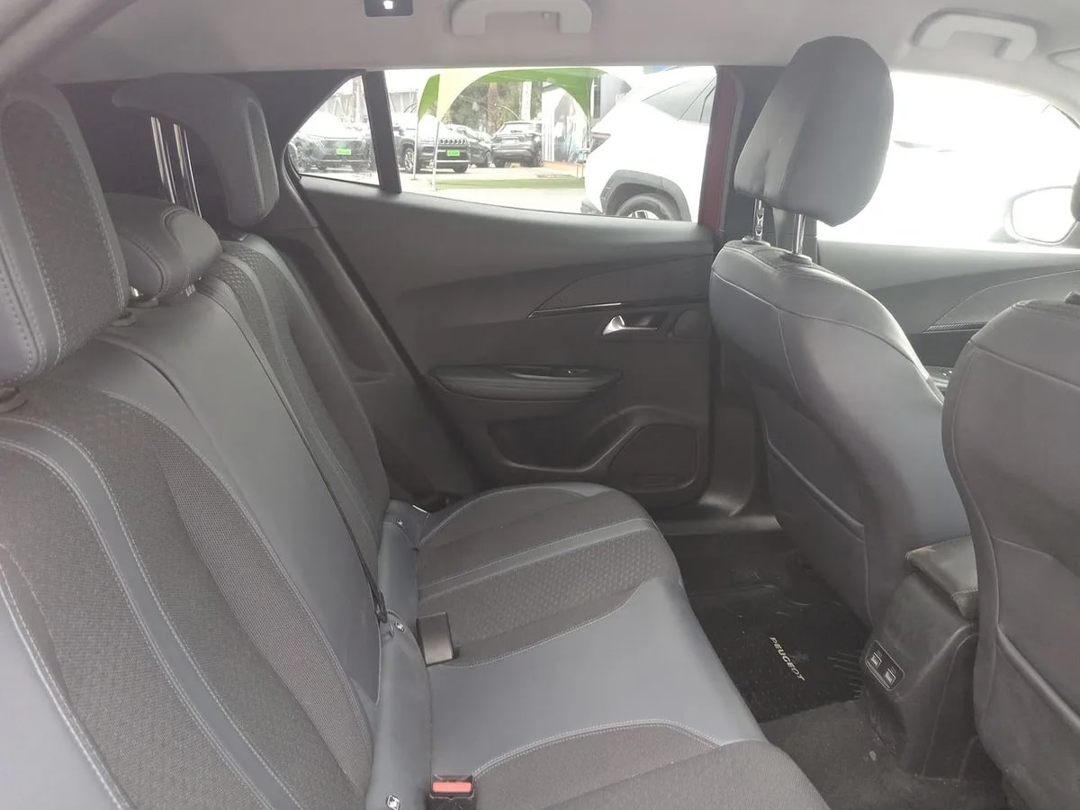 Peugeot 2008 1.2 Allure Bluehdi Diesel 4x2 130 At 5p año 2021