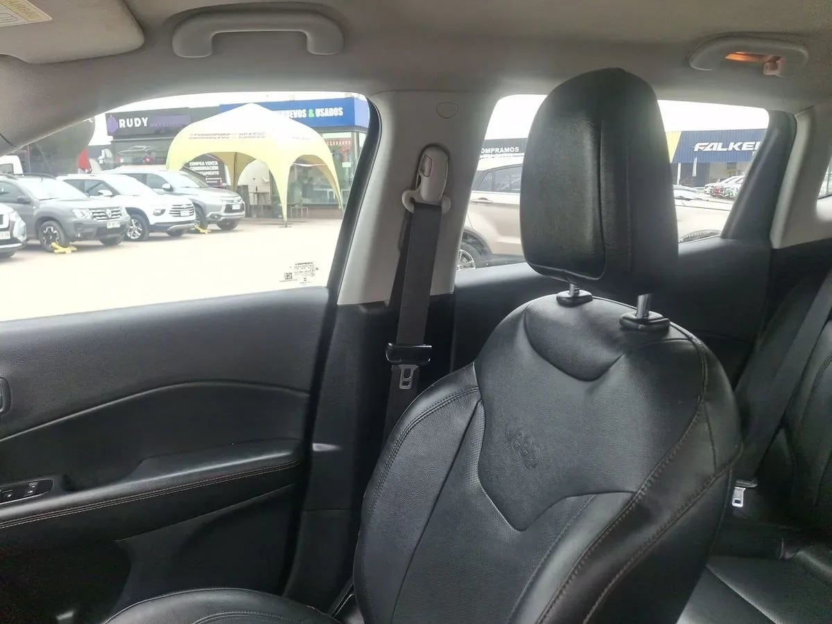 Jeep Compass 2.4 Longitude 4x2 Radio 7 At 5p año 2021