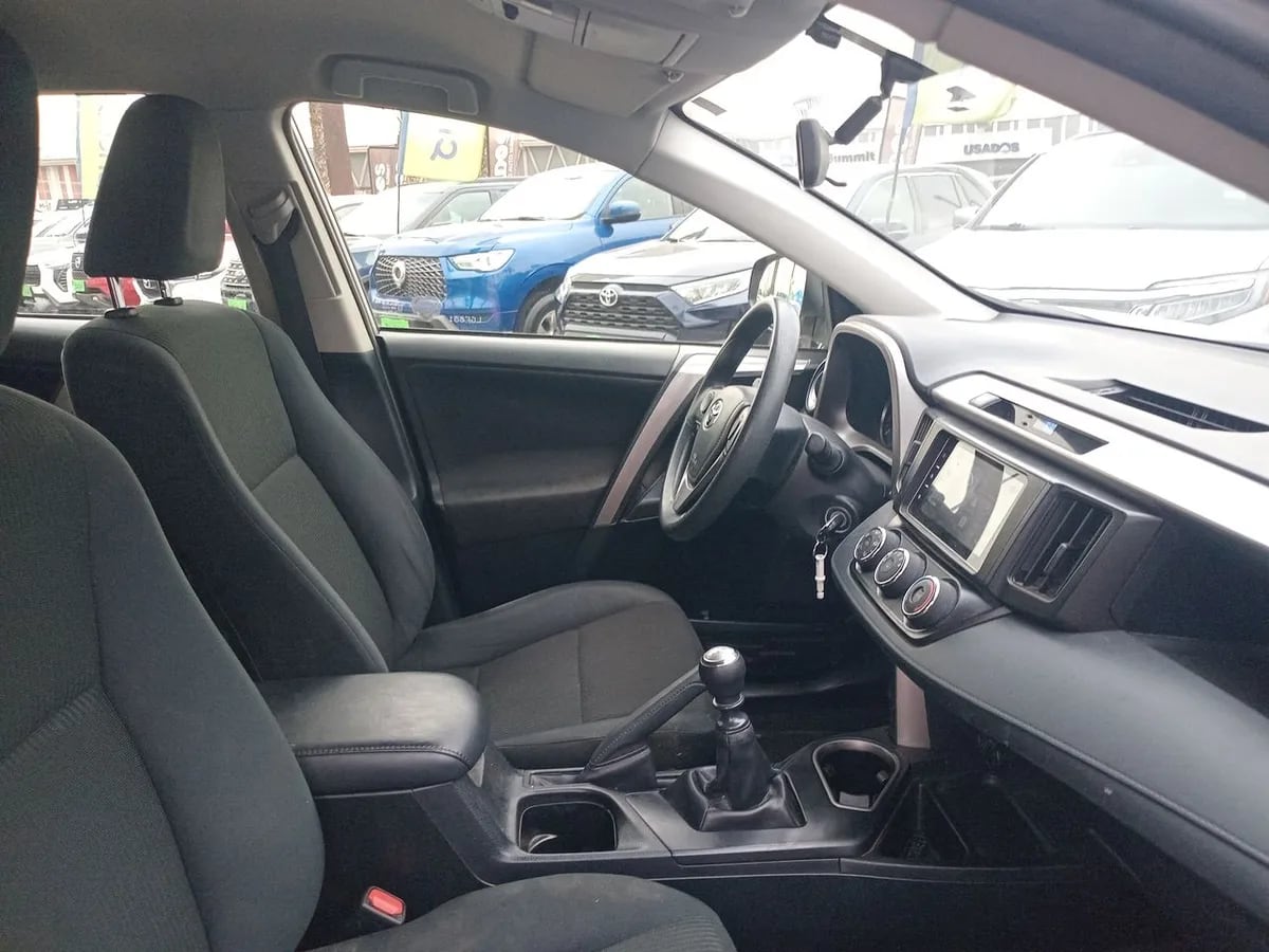 Toyota Rav 4 2.0 Adventure 4x2 Lujo Mt 5p año 2019
