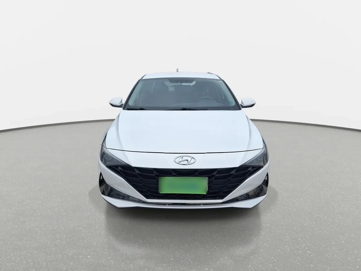 Hyundai Elantra 1.6 Cn7 Plus 4x2 Mt 4p año 2022