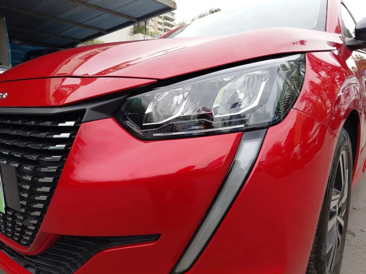 Peugeot 208 1.2 Puretech Allure Pack 130 4x2 Eat8 5p año 2024