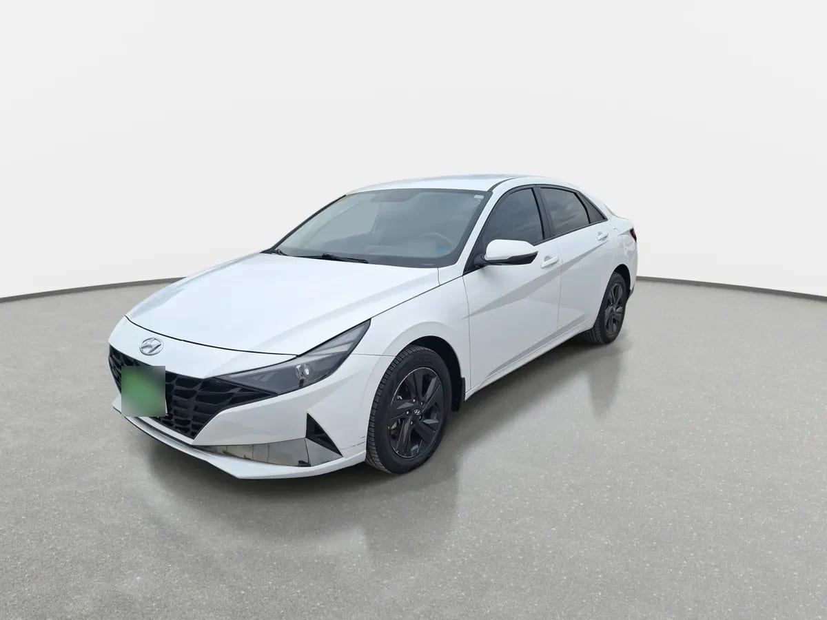 Hyundai Elantra 1.6 Cn7 Plus 4x2 Mt 4p año 2022