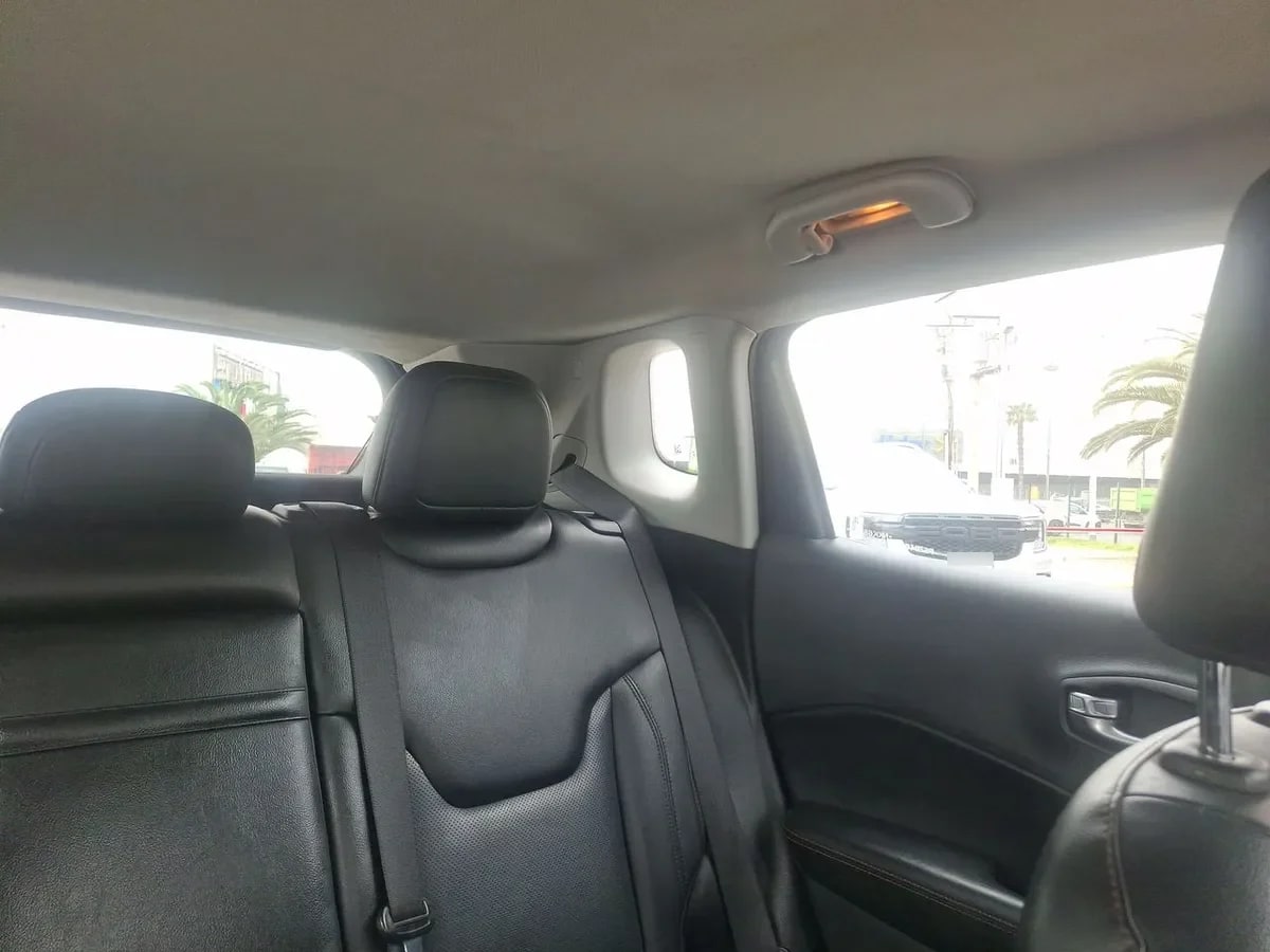 Jeep Compass 2.4 Longitude 4x2 Radio 7 At 5p año 2021