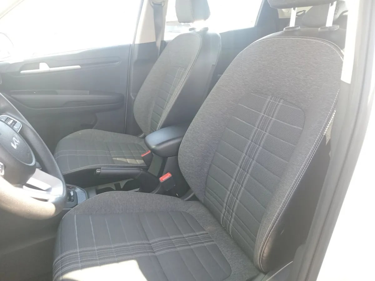 Kia Sonet 1.5 Ex 4x2 Ivt Ri At 5p año 2025