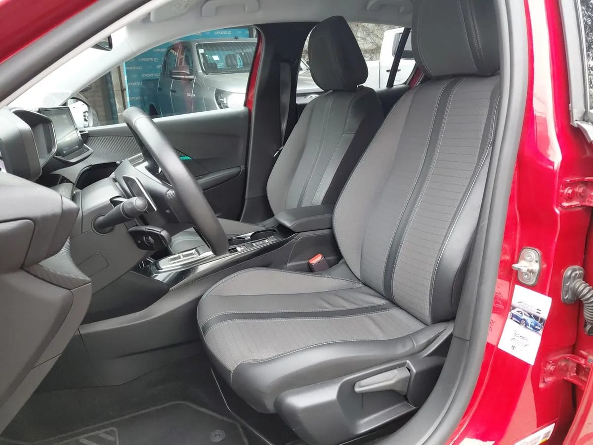 Peugeot 208 1.2 Puretech Allure Pack 130 4x2 Eat8 5p año 2024